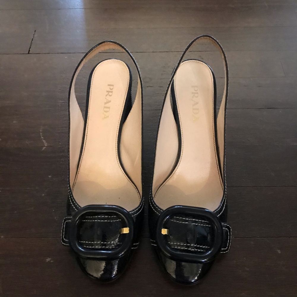Prada black patent leather pumps - size 37